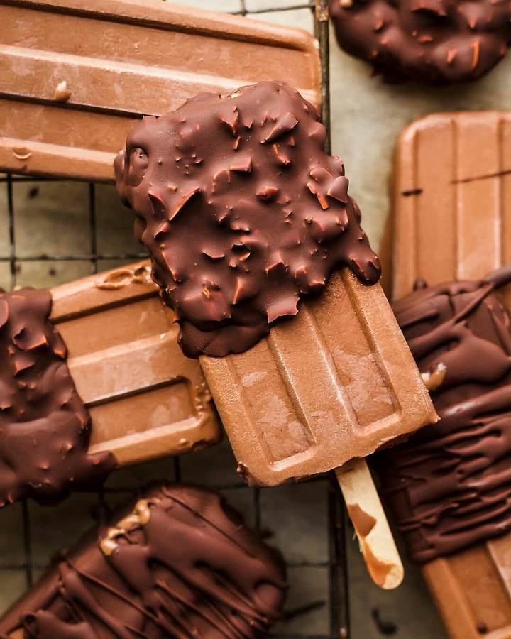 Chocolate peanut butter ice cream pops