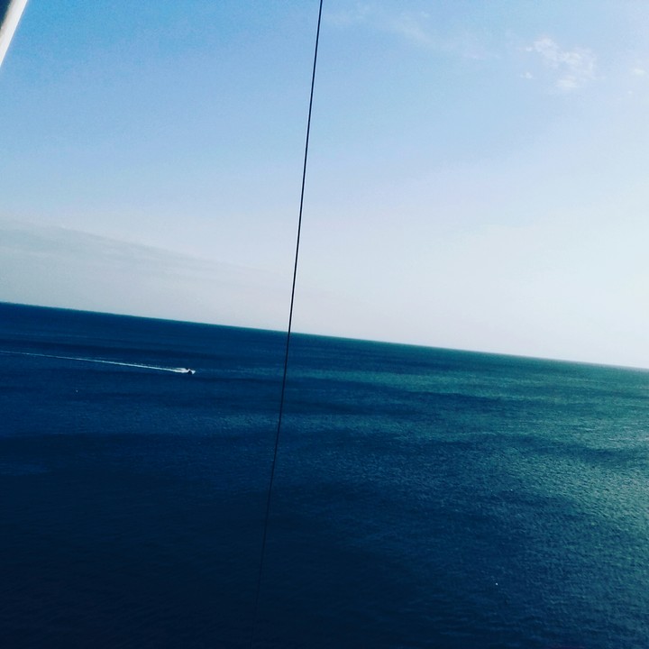 море