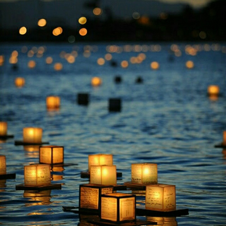 luces flotantes