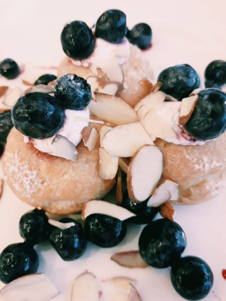 dessert of blueberry