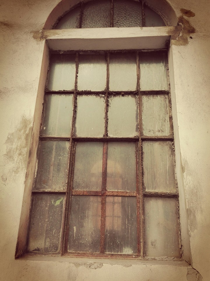 window in piombino