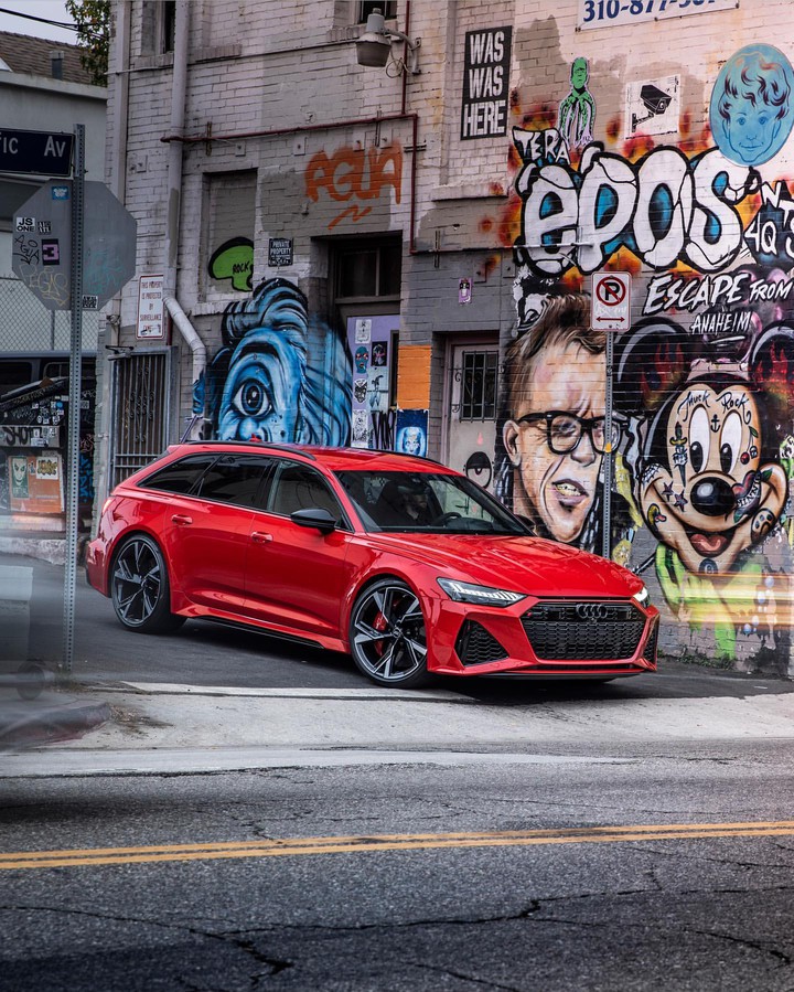 2021 Audi RS6 red 1