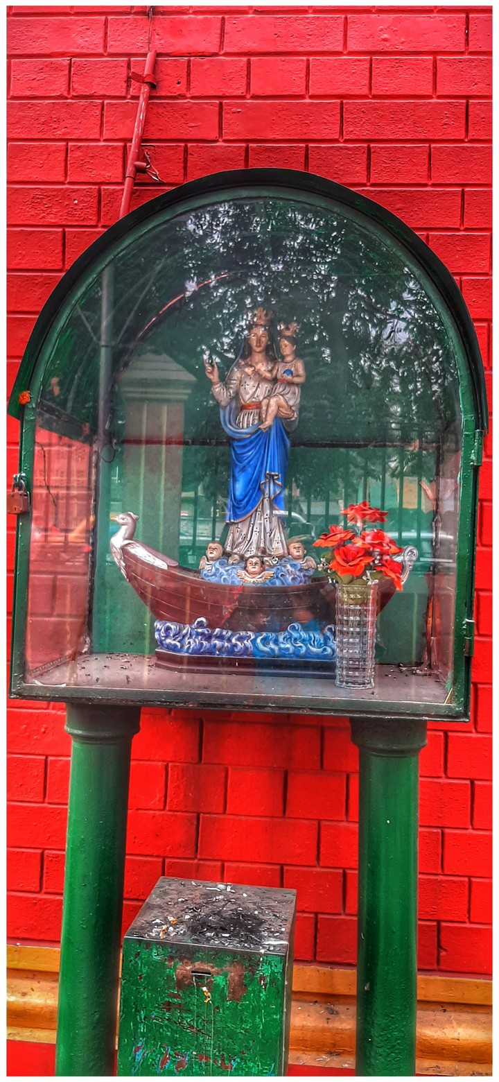 PEACE & DIVINITY