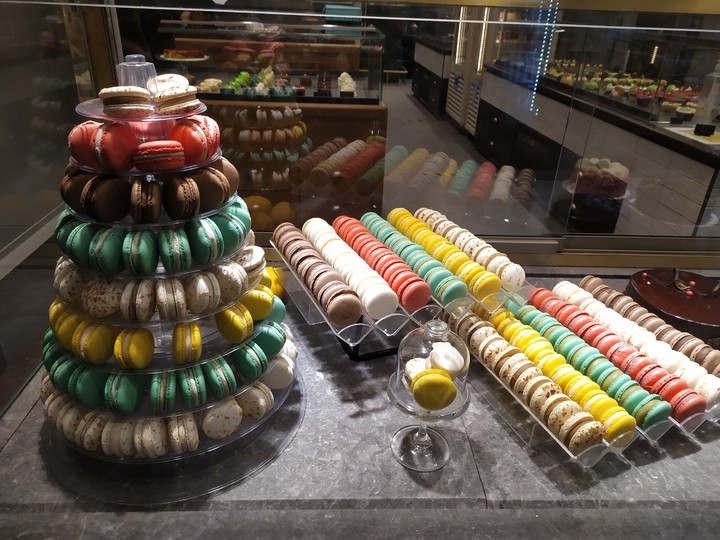 *macaroons*