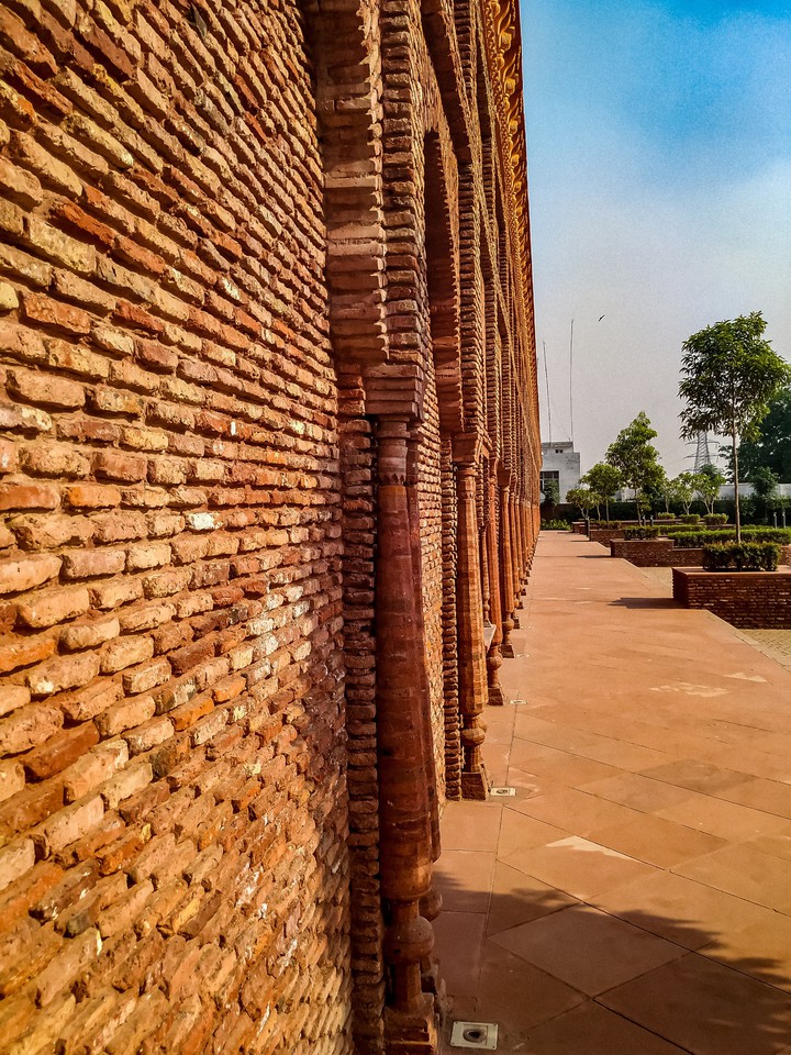 BRICKS BEAUTY