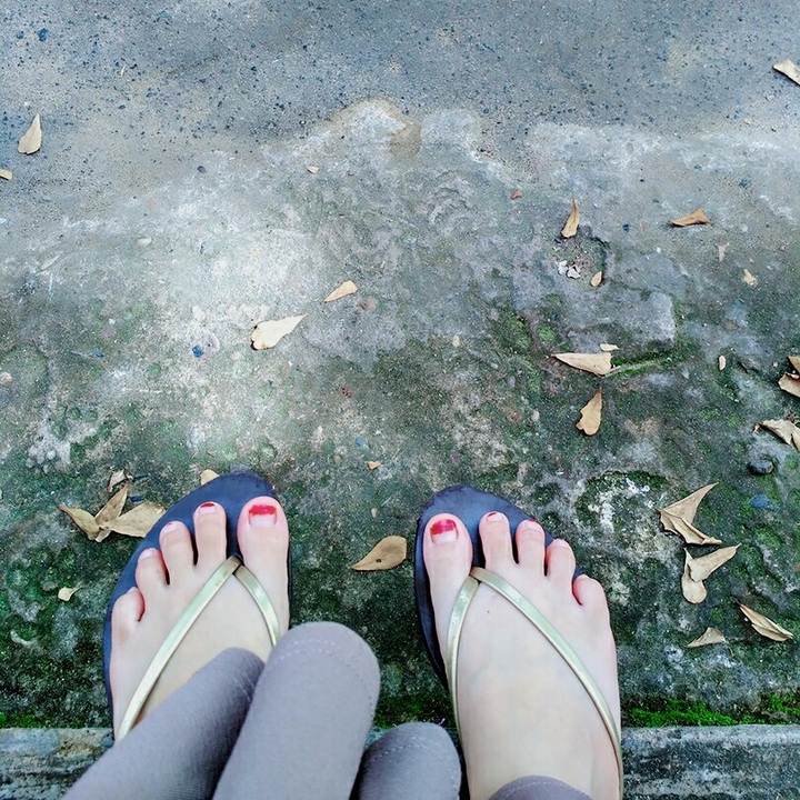 feet