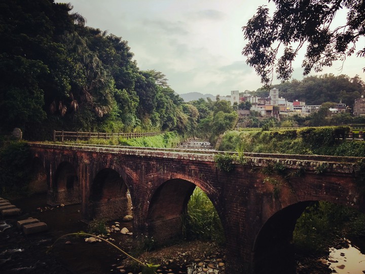 台灣桃園大平紅橋