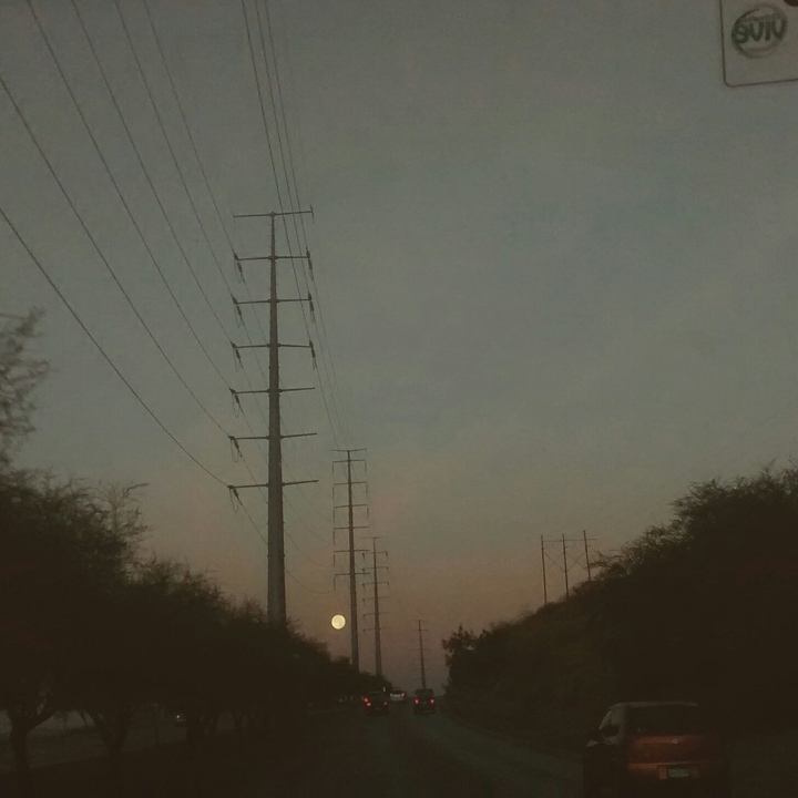 Amo tanto esta carretera, amo tanto esta ciudad