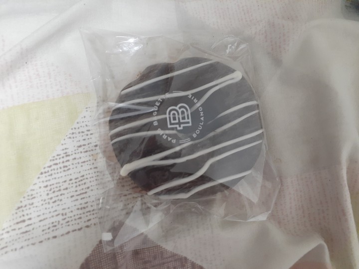 초코 도넛 너무 맛있다!