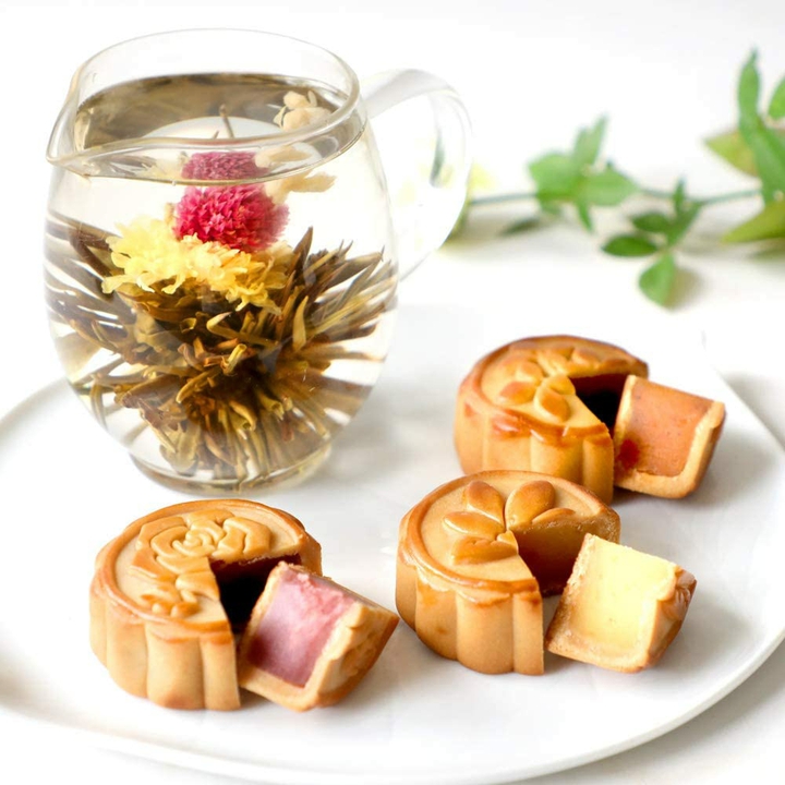 moon cakes and flower tea