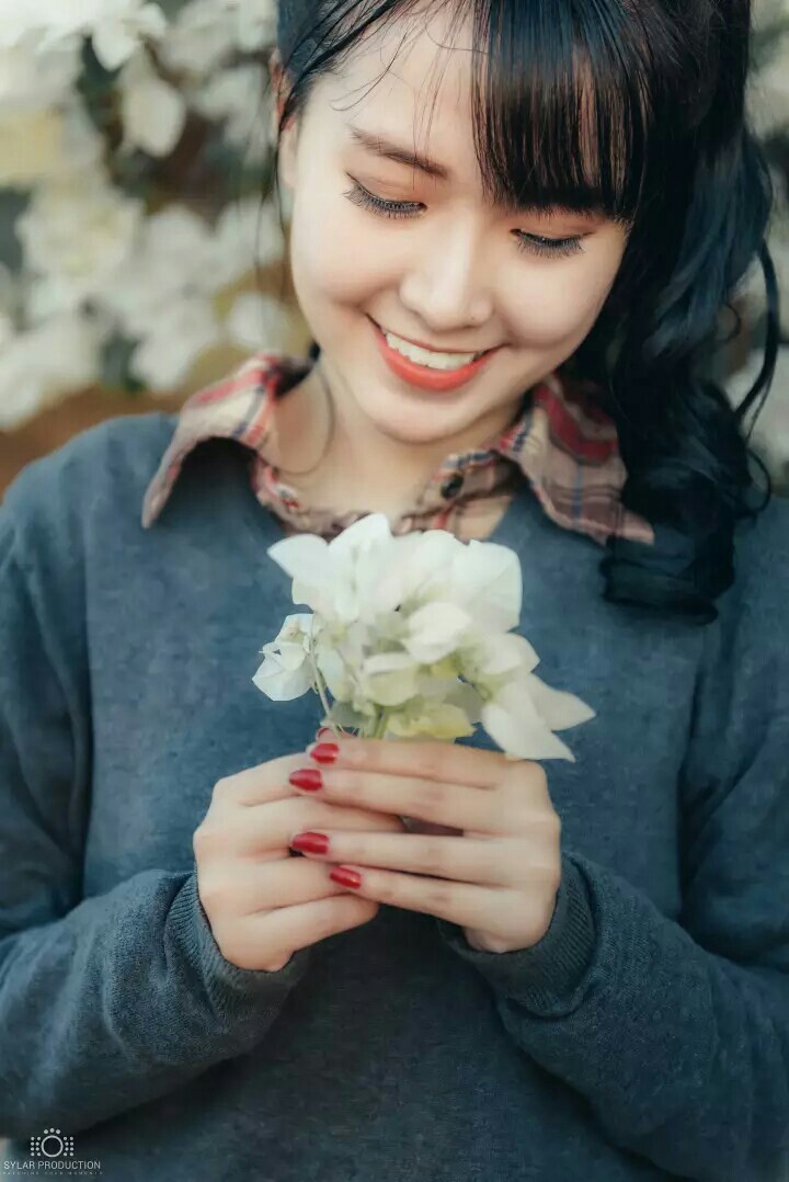 beautiful girl with flowers
