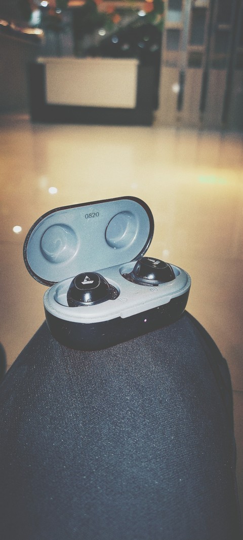 earbuds
