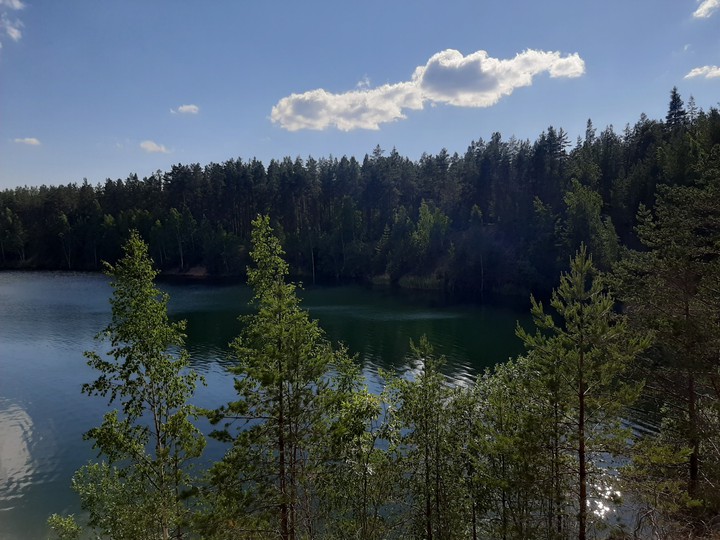 озеро в ло