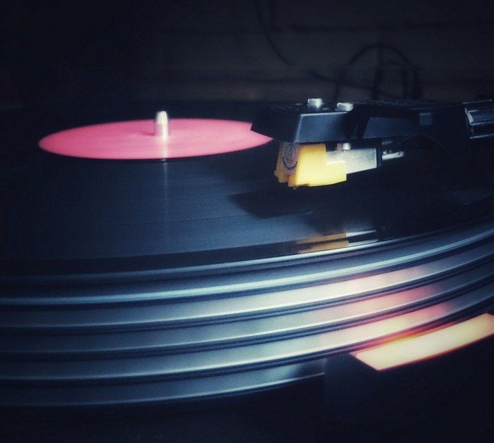 lp playing ▶