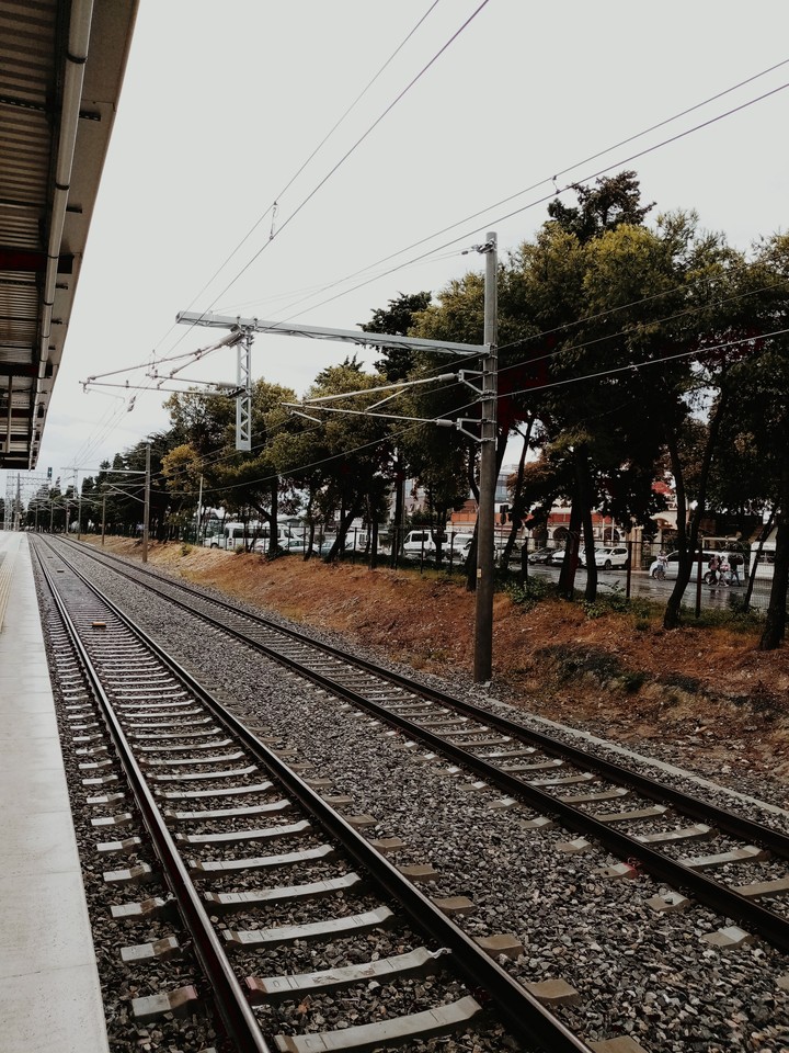 Tren beklerken