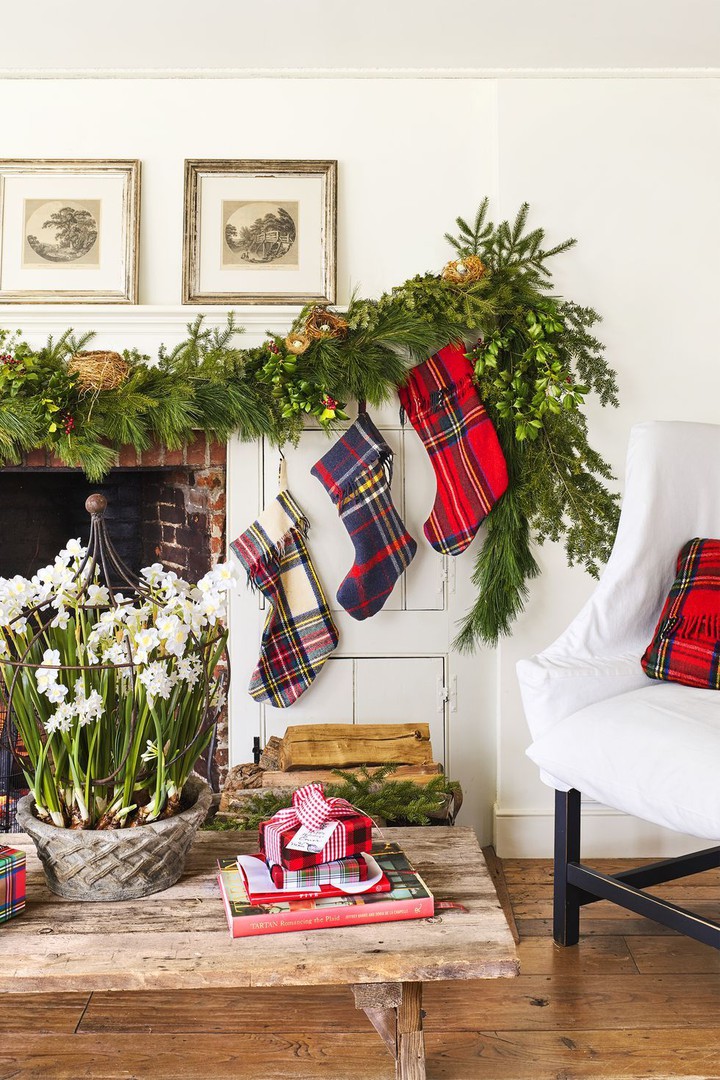 AN ECOLOGICAL CHRISTMAS DECORATION