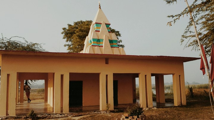 My Village Small temple   (uttar pradesh Rajgarh)