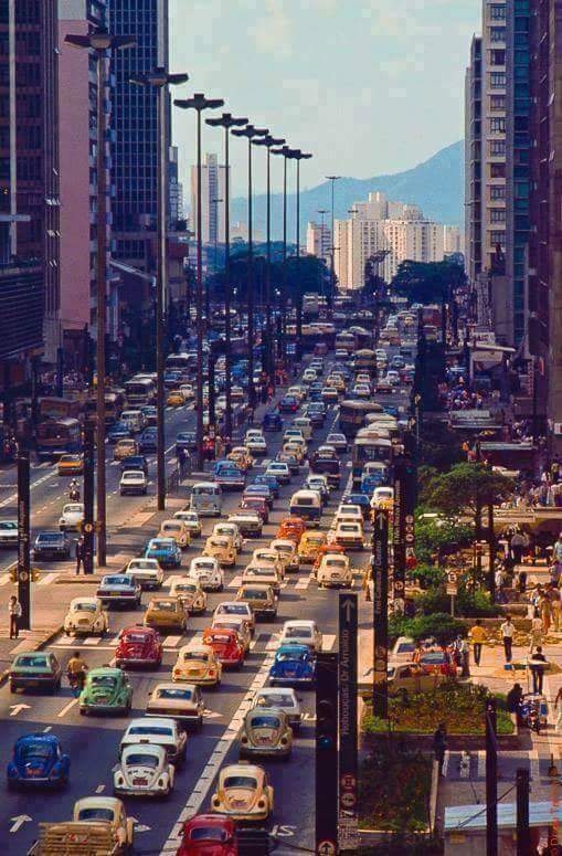 AV.  Paulista, na década de 80