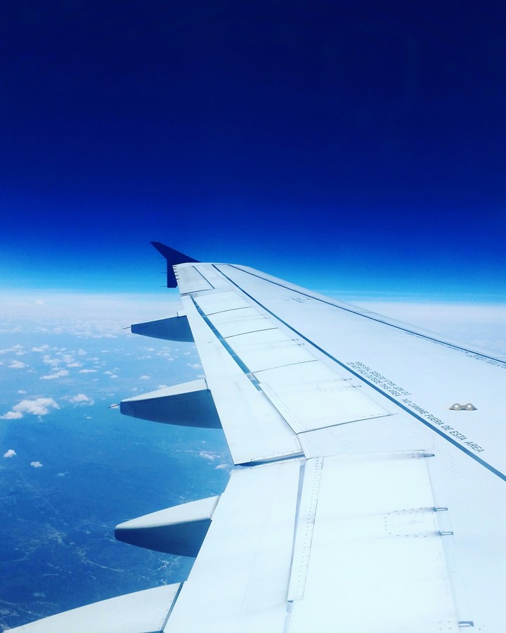 Entre la tierra y el espacio
