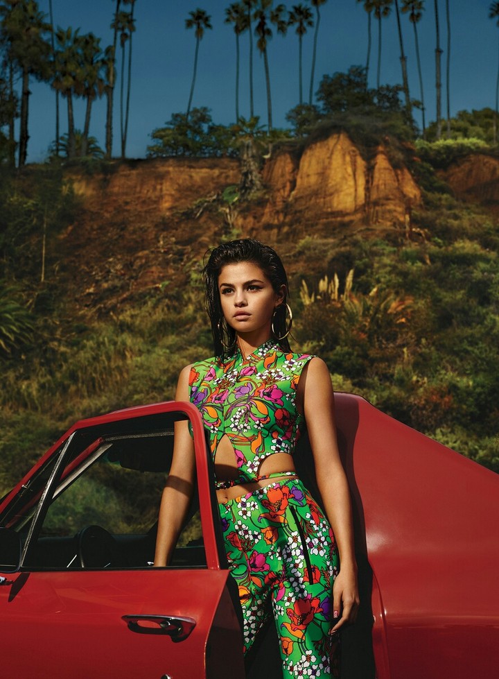 @selenagomez
