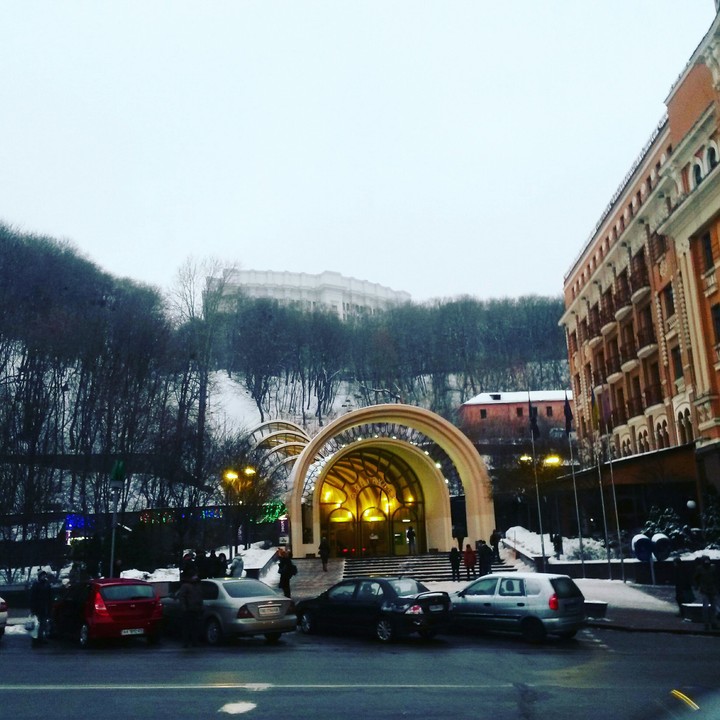 Поштова площа