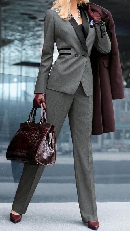 Amazing Sophisticated Lady's Attire