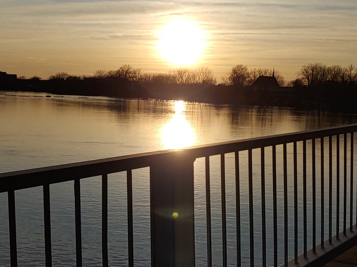 the sun set