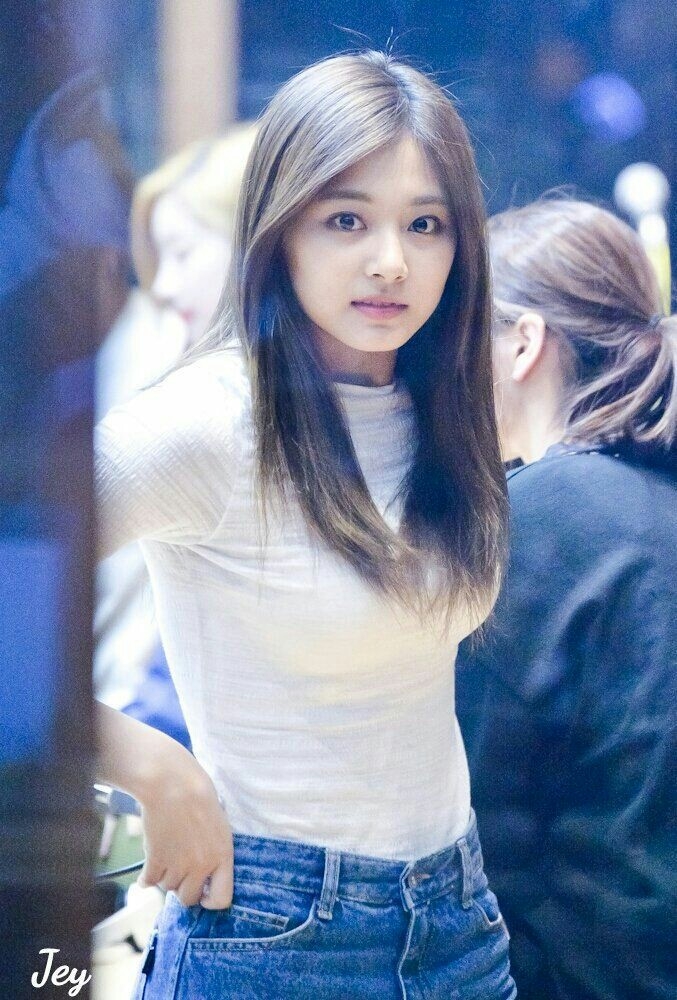 Tzuyu again & again