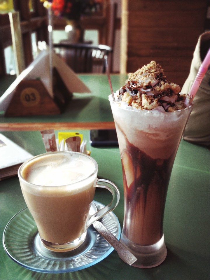 Lovely morning breakfast at a cafe in Gangtok