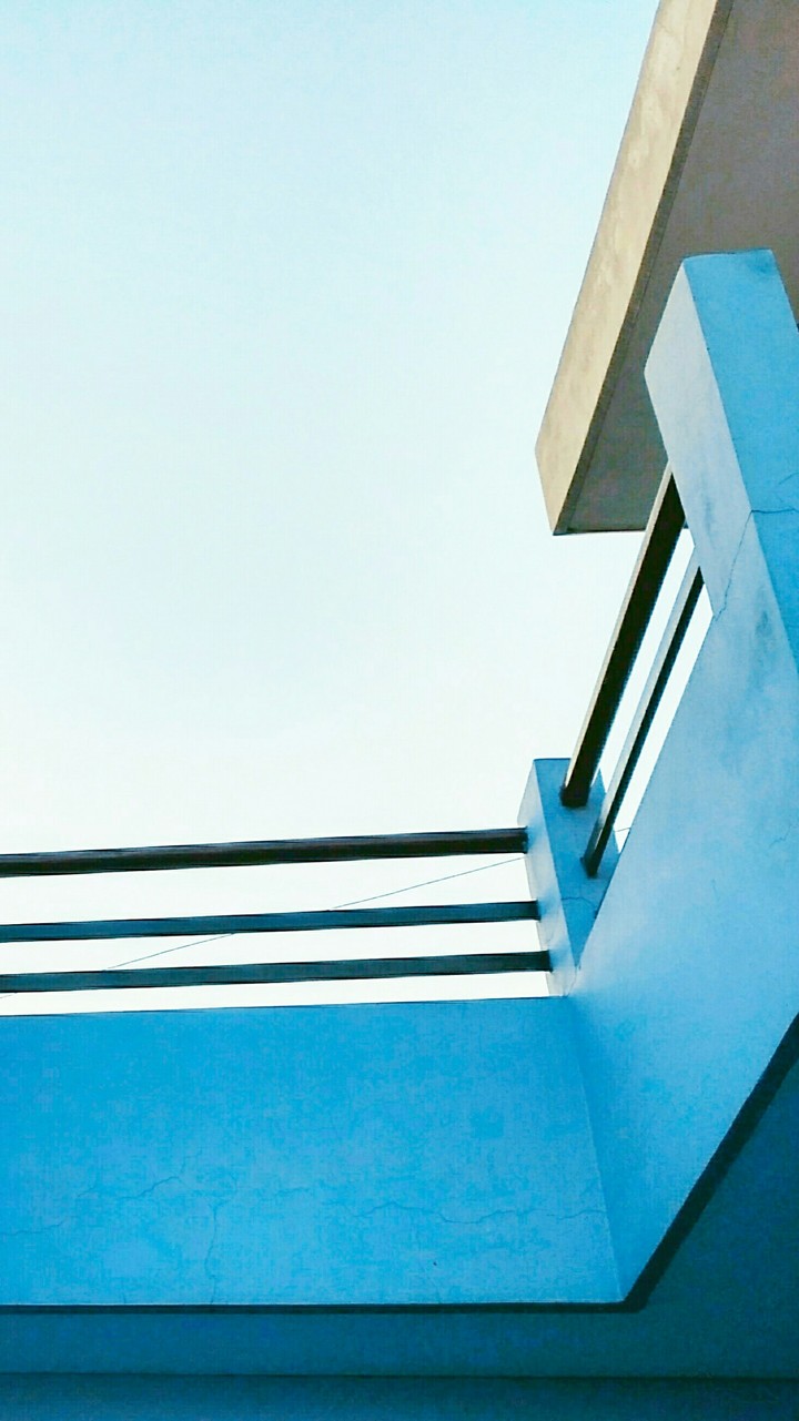 This portion of my bouse makes a good material wallpaper.