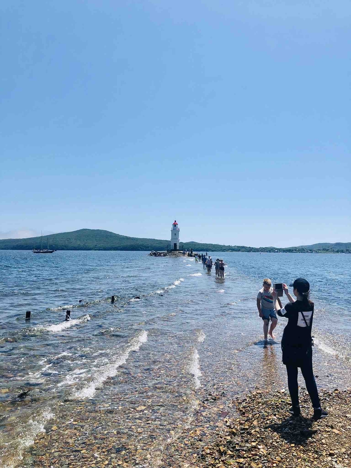 white lighthouse