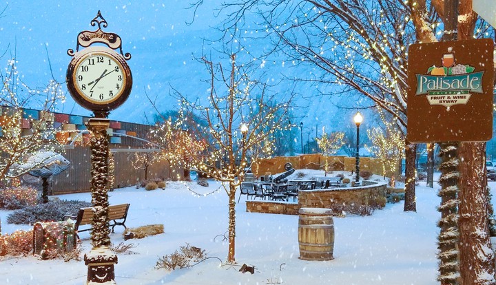 Holiday shopping in Palisade, Colorado