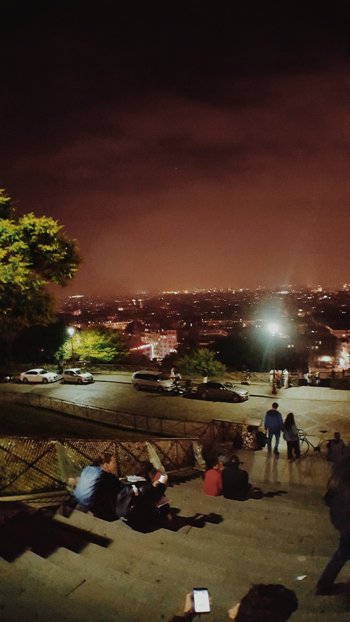 Late look over paris