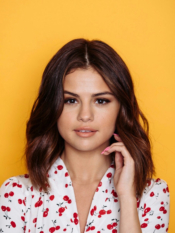 @selenagomez