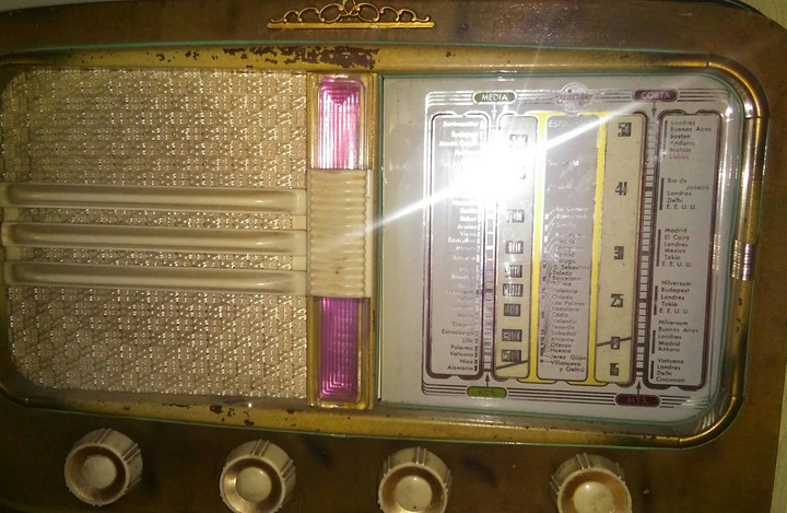 vintage radio
