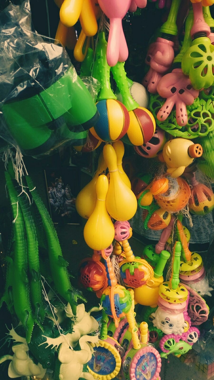 toys
