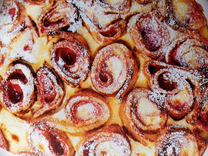 Pflaumenkuchen mit Staubzuker.