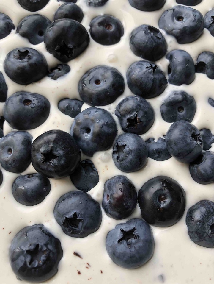 Blueberry + yogurt = good mood
