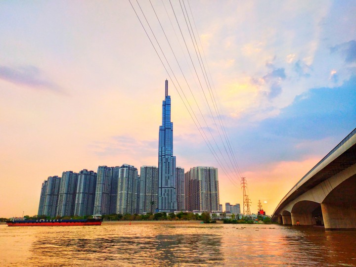 Landmark dưới chiều tà NM
