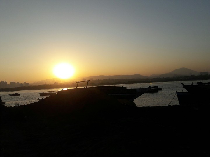 indian sunset near the coast///