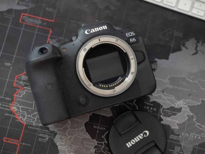 Canon EOS R6