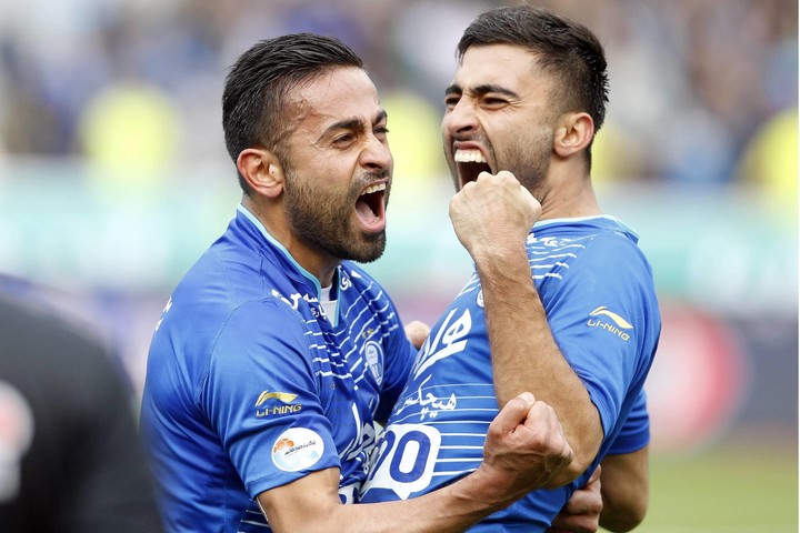 love ESTEGHLAL
