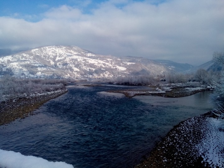 Mountians and river