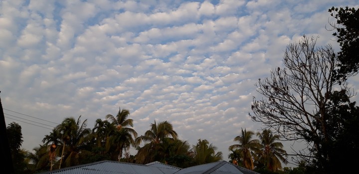 Awan diatap rumahku