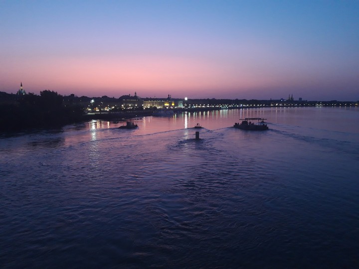 Bordeaux by night