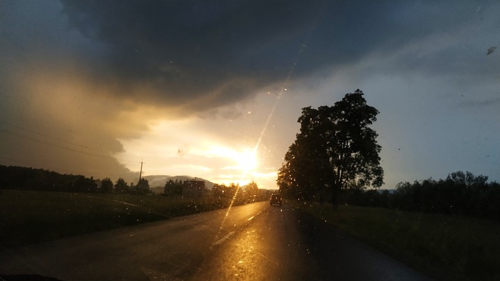 Skyes before the thunder