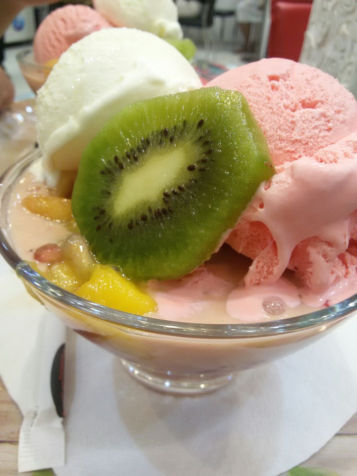 ice cream fruit