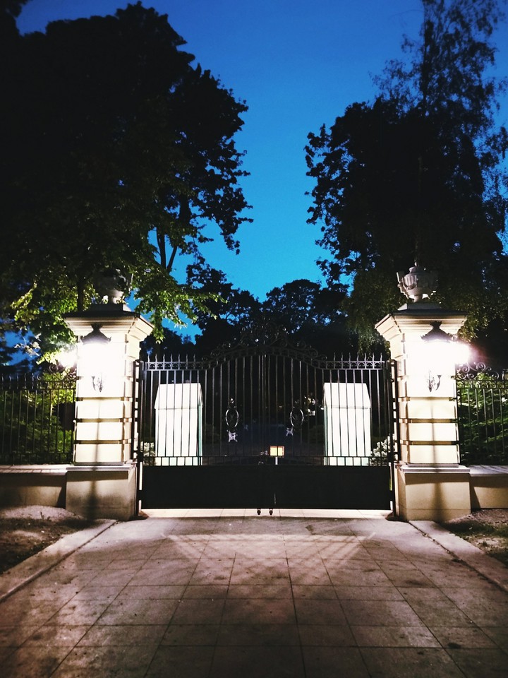 gates in Mariinskiy park, Kyiv