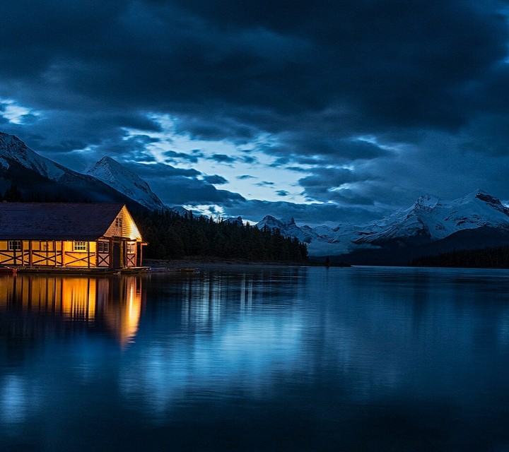 Night lake