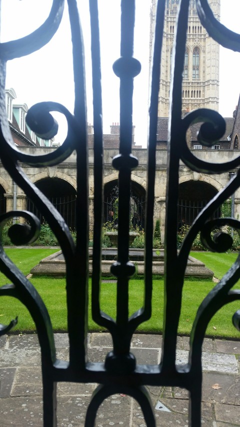 Gate